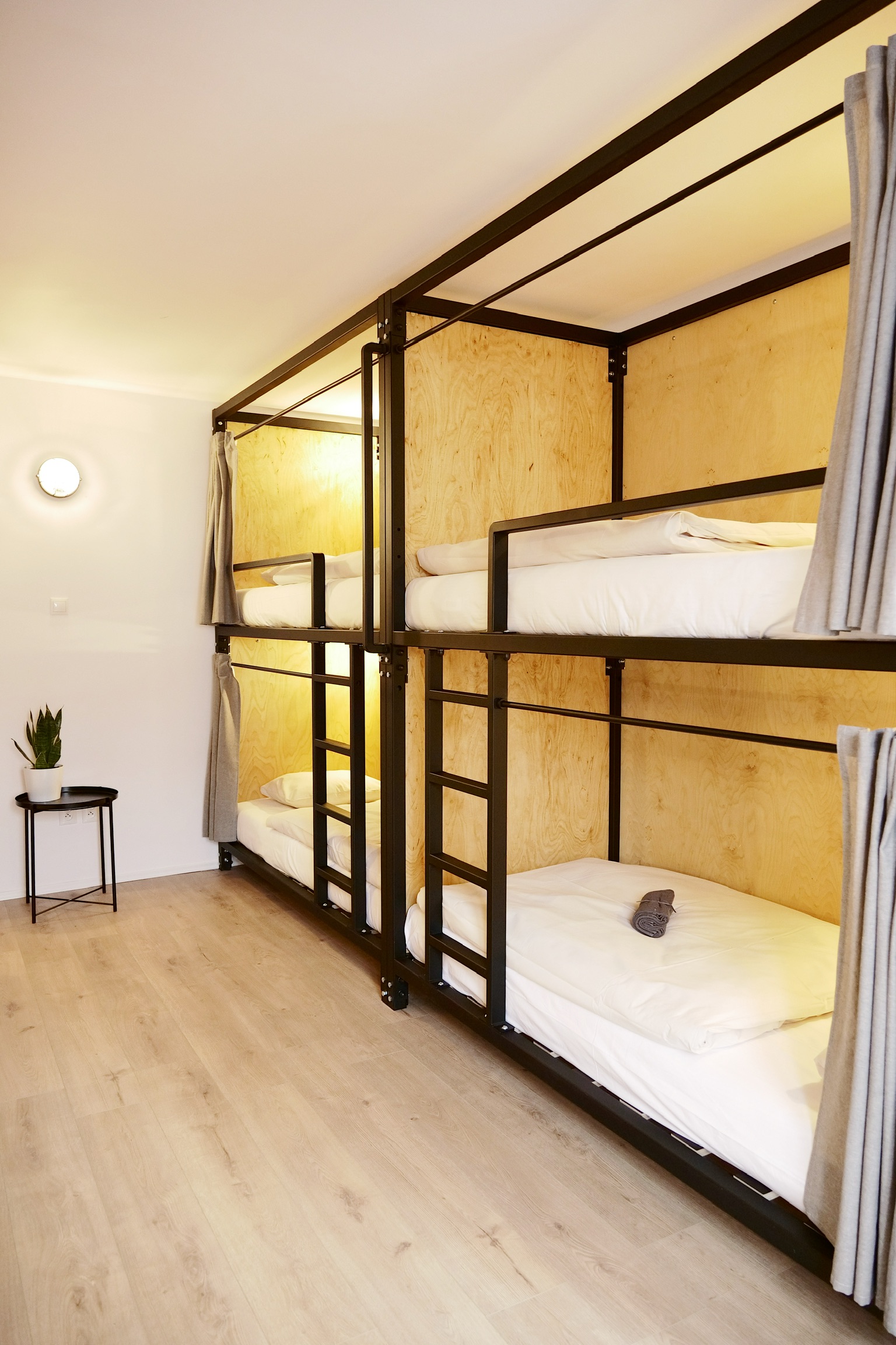 12-Bed Mixed Dorm — photo 3